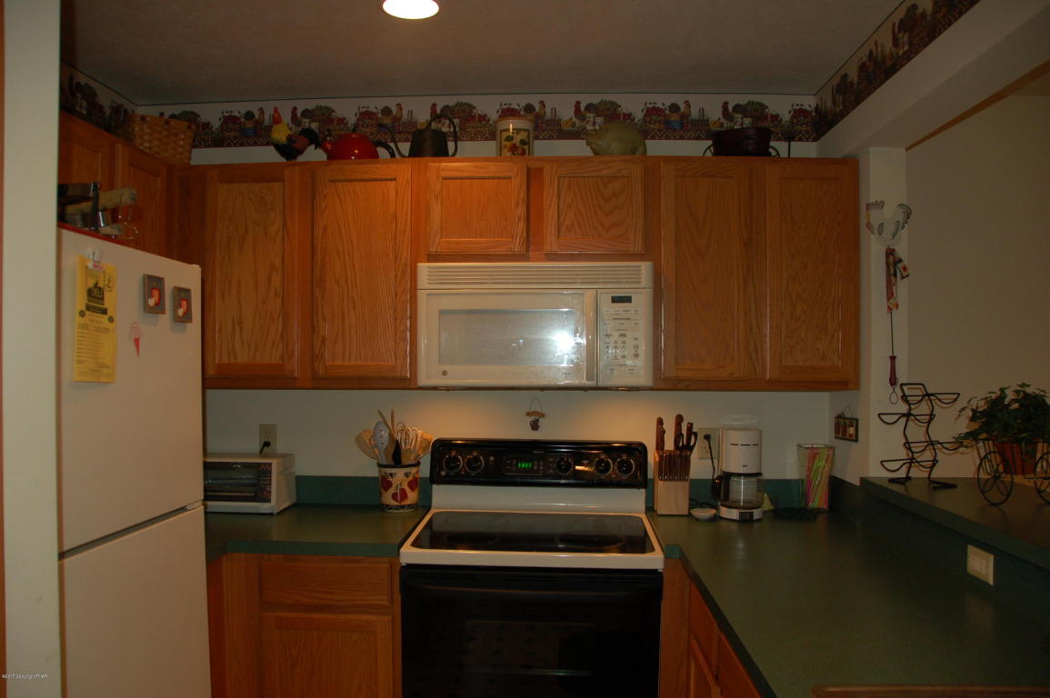 143Pine Ct, Tannersville, PA 18372