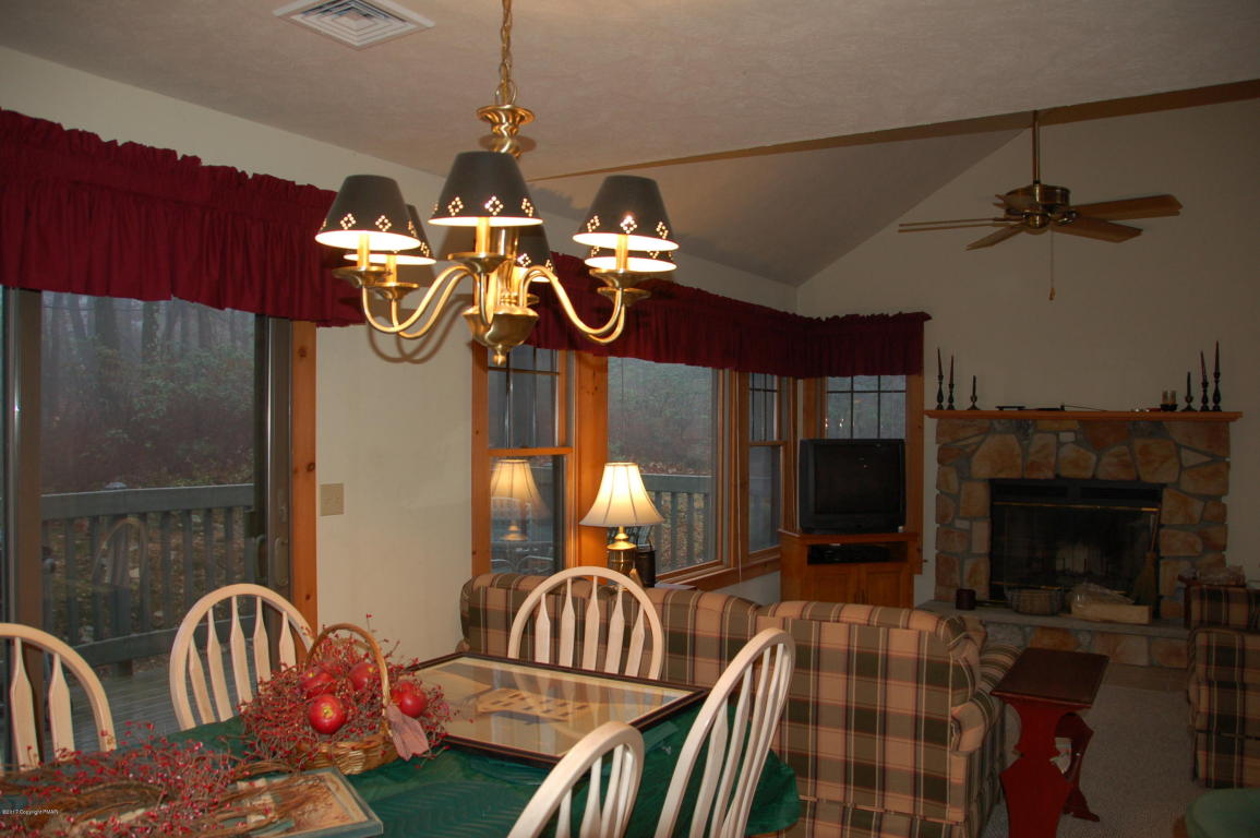 143Pine Ct, Tannersville, PA 18372