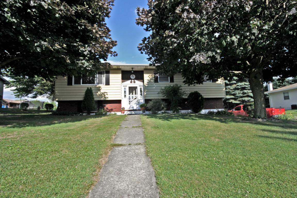 213 Pleasant View Dr, Greenfield Twp, PA 18407