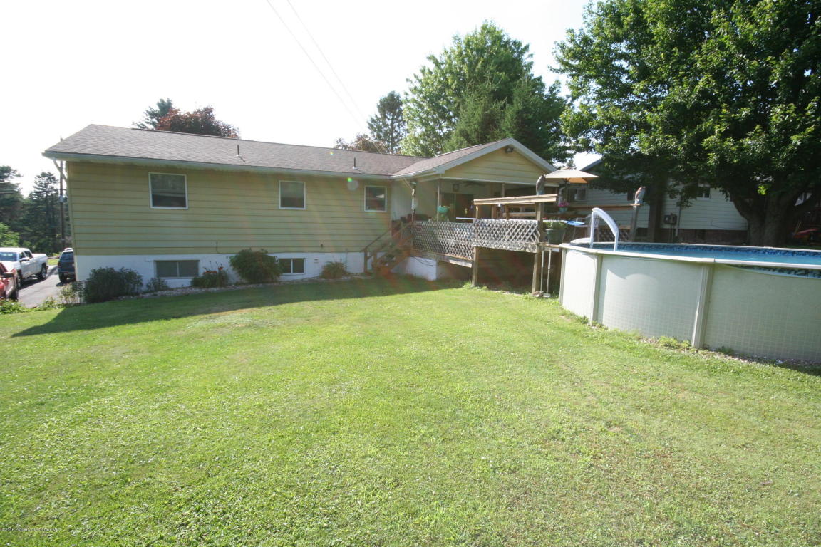 213 Pleasant View Dr, Greenfield Twp, PA 18407