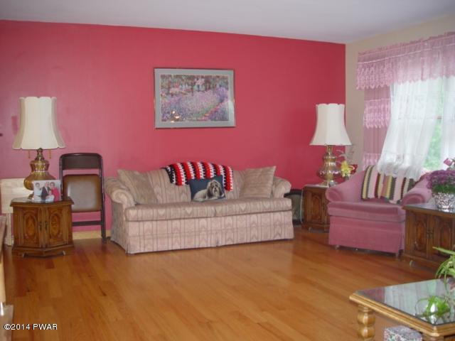 107 OLD ORCHARD Rd, Carbondale, PA 18407