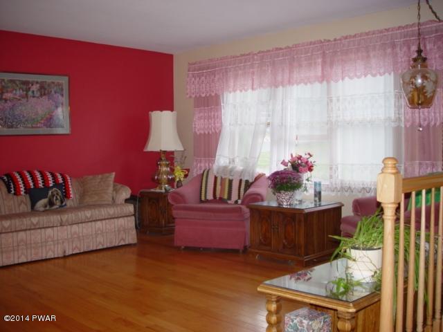 107 OLD ORCHARD Rd, Carbondale, PA 18407