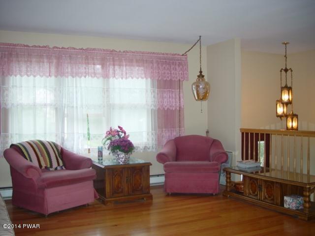 107 OLD ORCHARD Rd, Carbondale, PA 18407