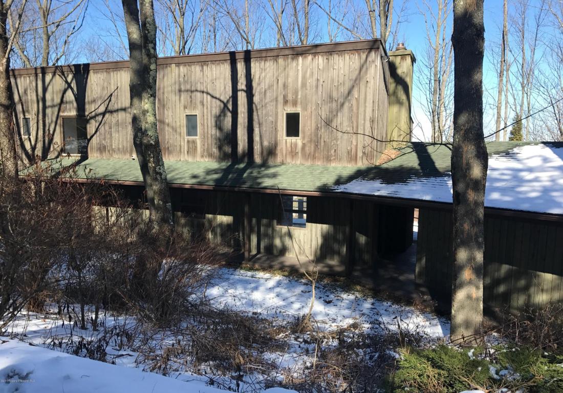 8 Orchard Ln, Clarks Summit, PA 18411