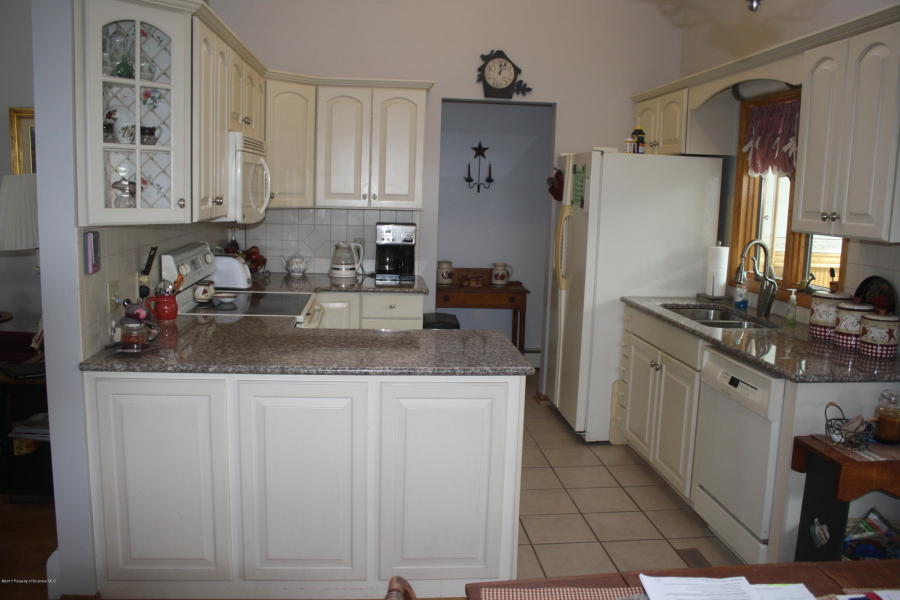 1320 Fairview Rd, Scott Twp, PA 18411