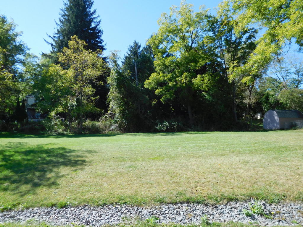 9 Lindley Ave, Factoryville, PA 18419