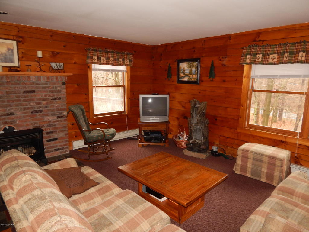 293Packanack Drive, Gouldsboro, PA 18424