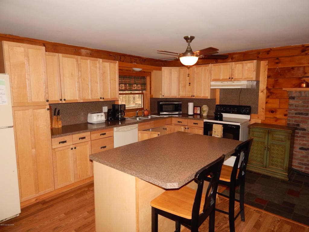 293Packanack Drive, Gouldsboro, PA 18424