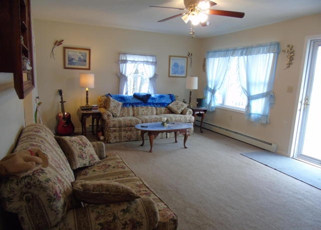 38 Main St, Gouldsboro, PA 18424