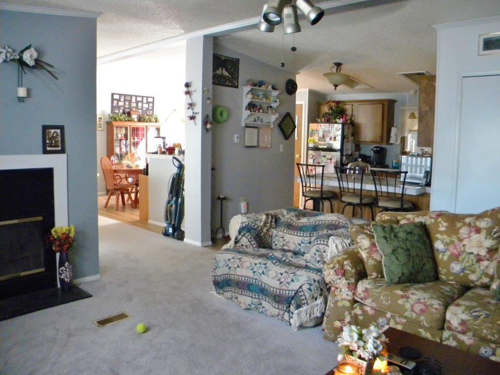 246 Well Rd, Greeley, PA 18425
