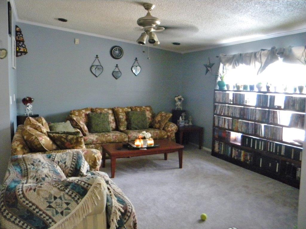246 Well Rd, Greeley, PA 18425
