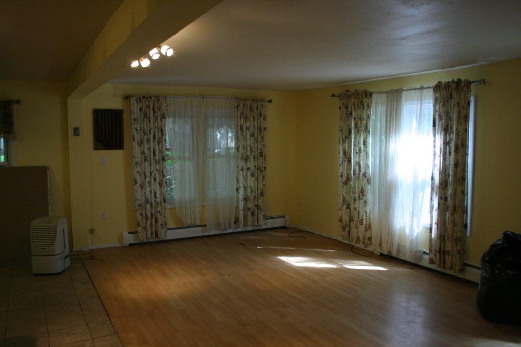 52 Humming Bird Lane, Hawley, PA 18428