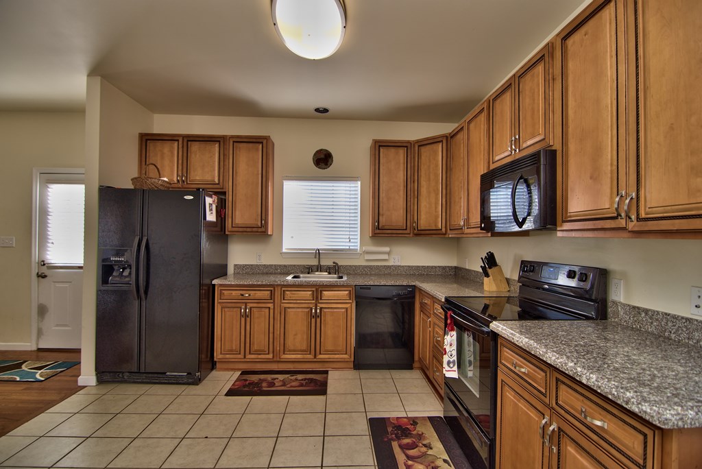 390 Washington Ave, Jermyn, PA 18433