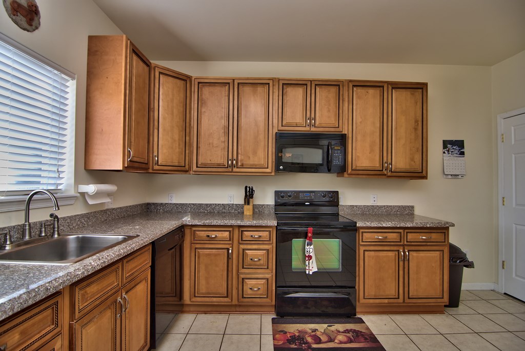 390 Washington Ave, Jermyn, PA 18433