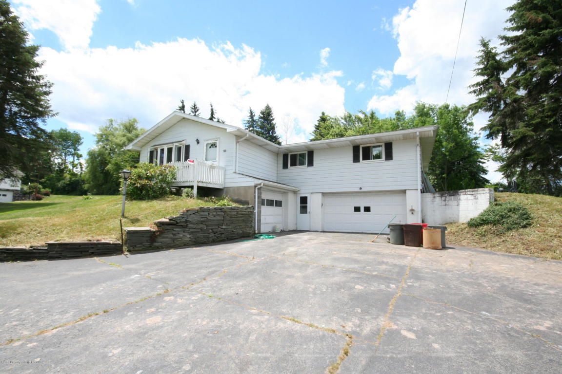 159 Decker Rd, Greenfield Twp, PA 18433