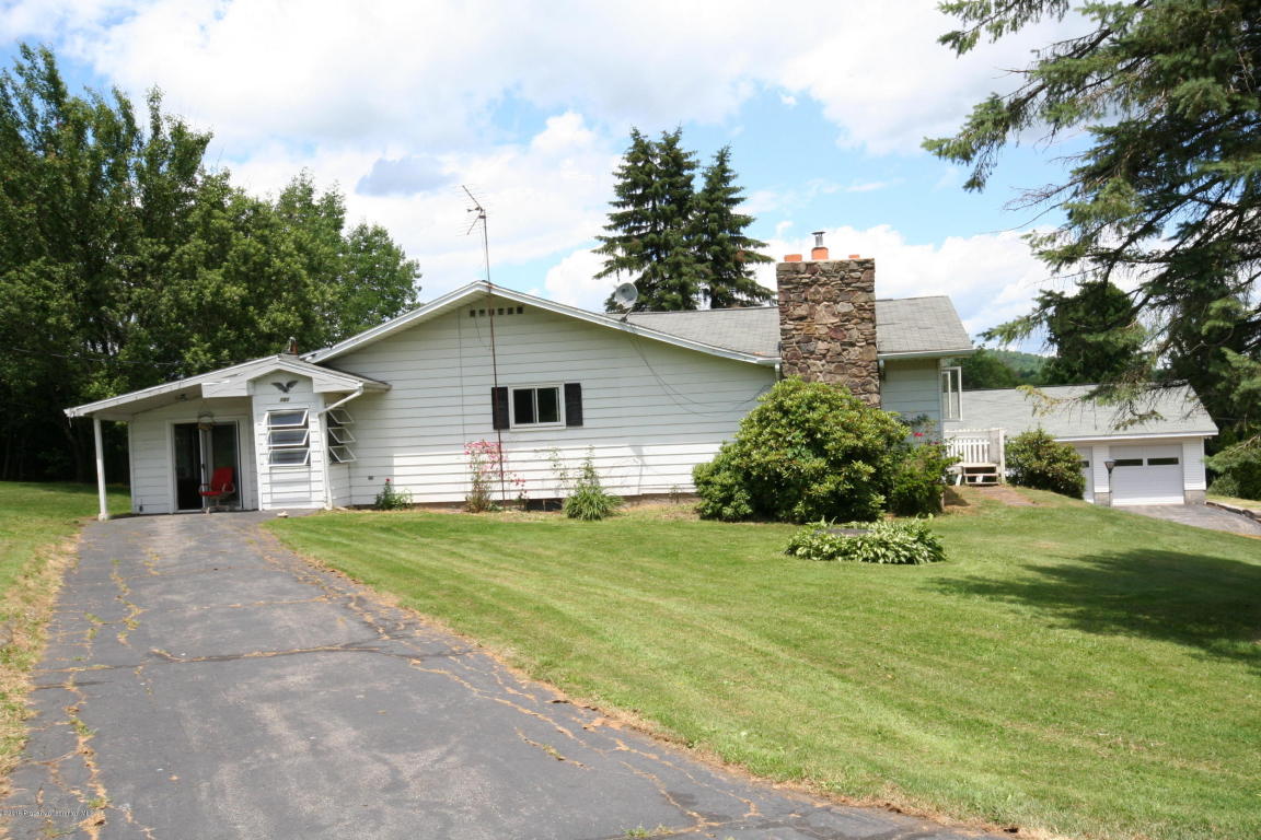 159 Decker Rd, Greenfield Twp, PA 18433