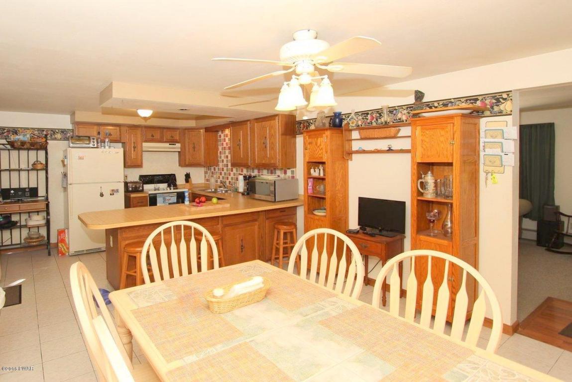 1123 Wallenpaupack Dr, Lake Ariel, PA 18436