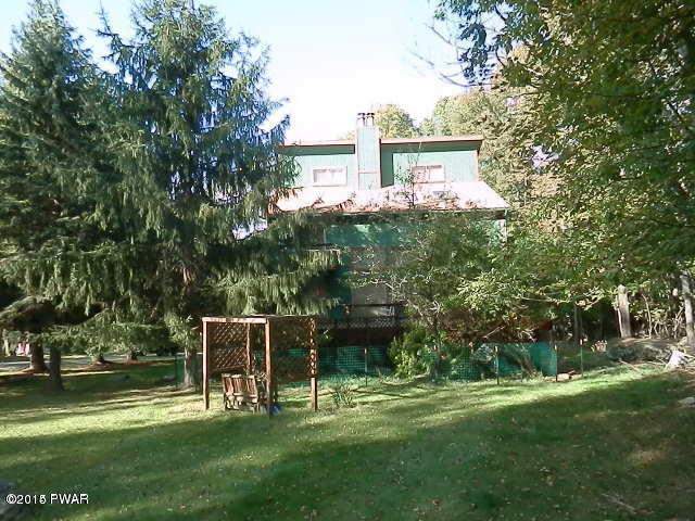 969 Forest Rd, Lake Ariel, PA 18436