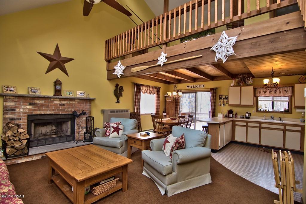 228 Ridgewood Cir, Lake Ariel, PA 18436