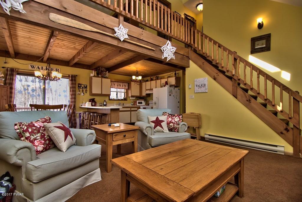 228 Ridgewood Cir, Lake Ariel, PA 18436