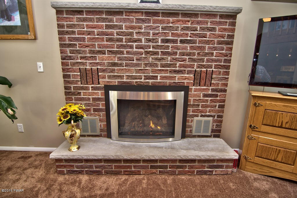 4083 South Fairway Dr, Lake Ariel, PA 18436