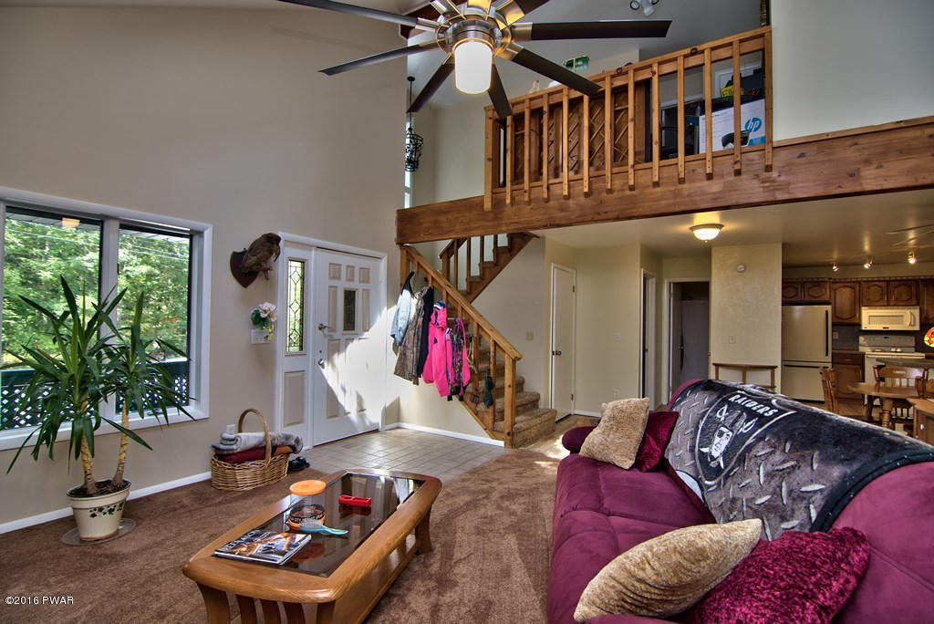 4083 South Fairway Dr, Lake Ariel, PA 18436