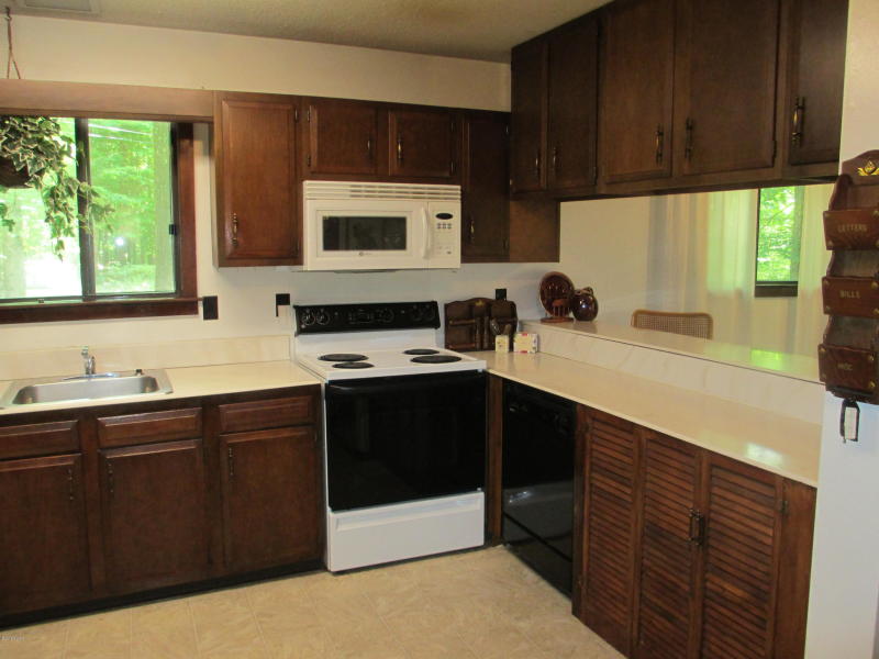 37 Maple Lane, Lake Ariel, PA 18436