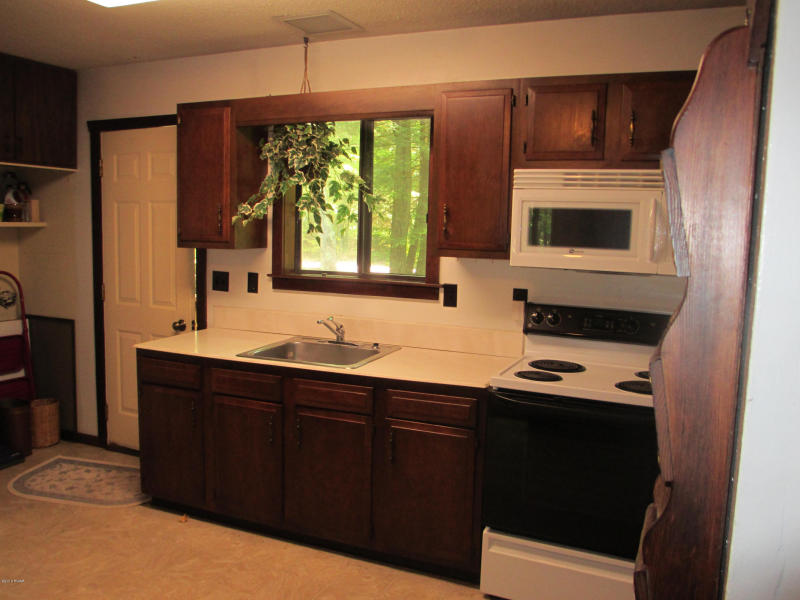37 Maple Lane, Lake Ariel, PA 18436