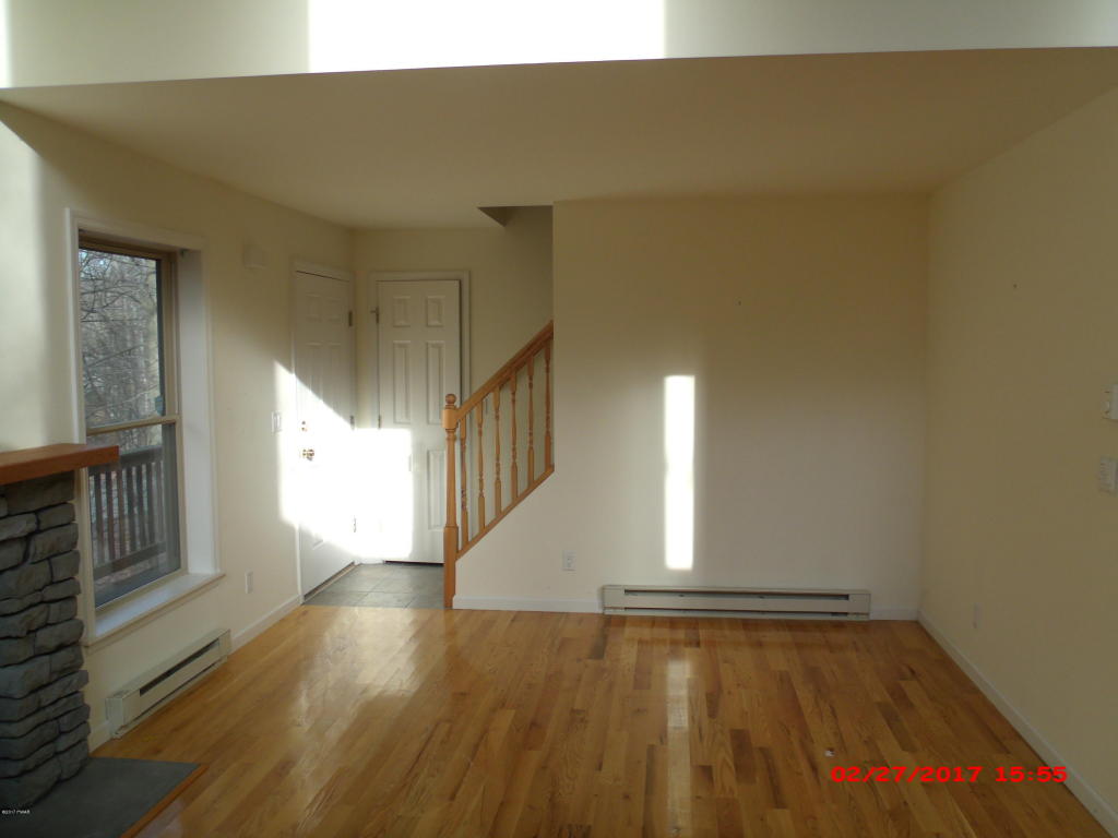 108 Wallenpaupak Dr, Lake Ariel, PA 18436