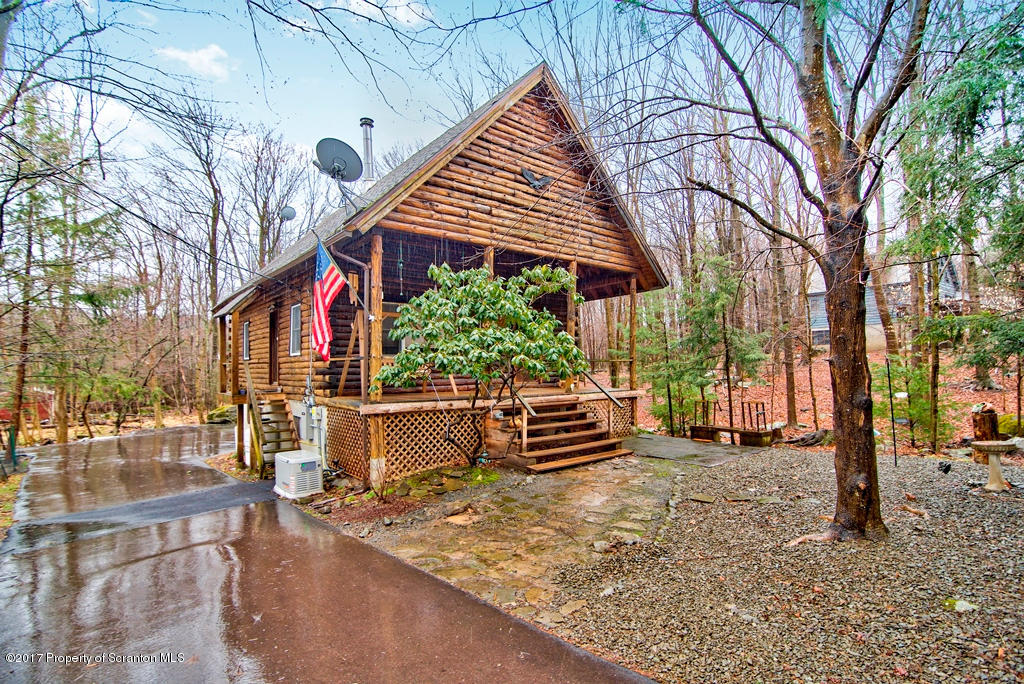 1250 Woodview Terrace, Lake Ariel, PA 18436