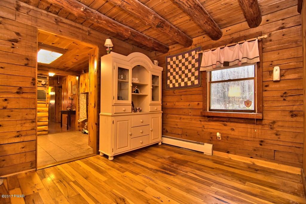 1250 Woodview Ter, Lake Ariel, PA 18436