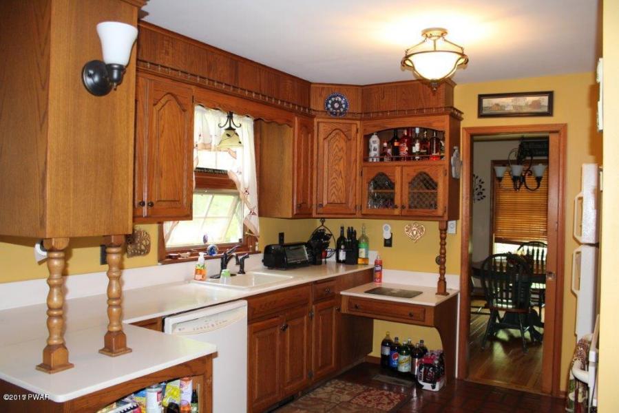1072 Lakeland Drive, Lake Ariel, PA 18436
