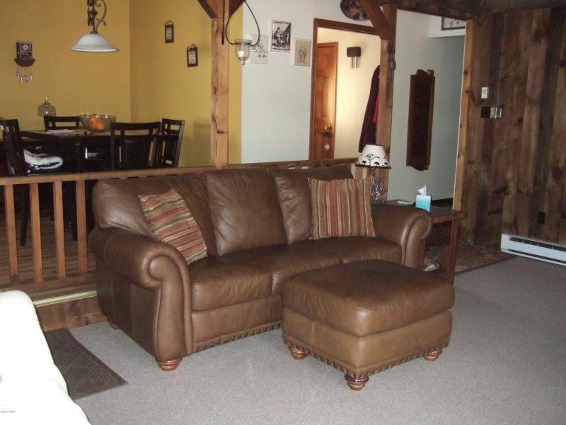1072 Lakeland Drive, Lake Ariel, PA 18436
