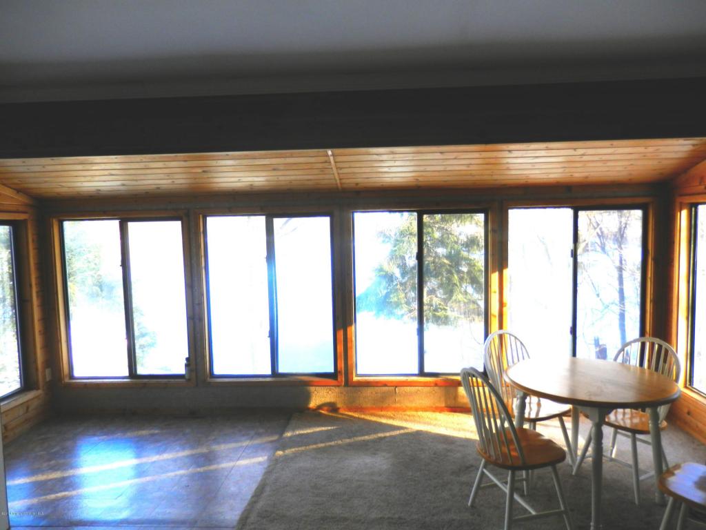32 George DR, Lake Ariel, PA 18436