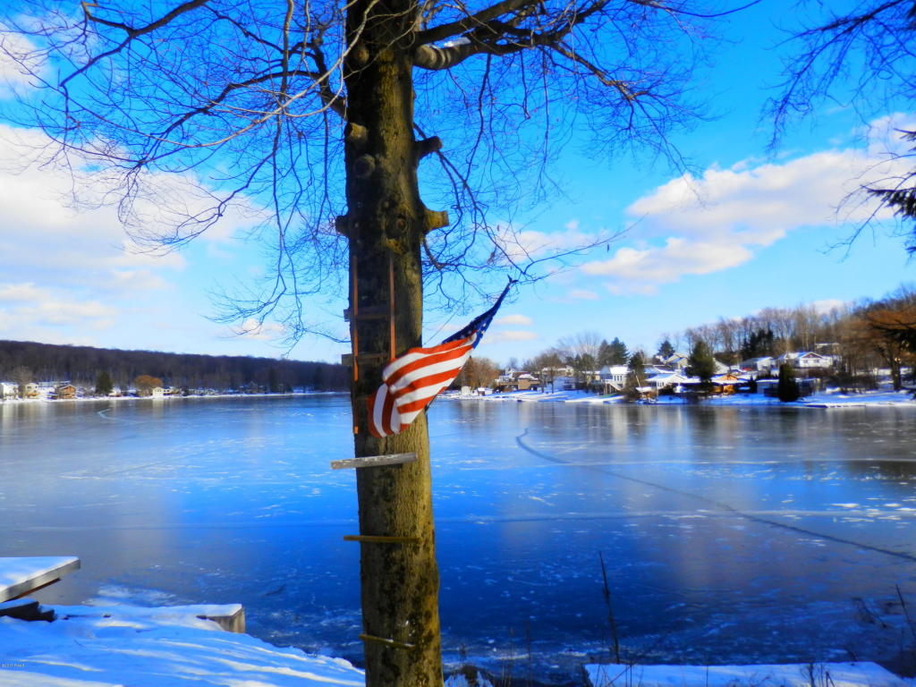 32 GEORGE Dr, Lake Ariel, PA 18436