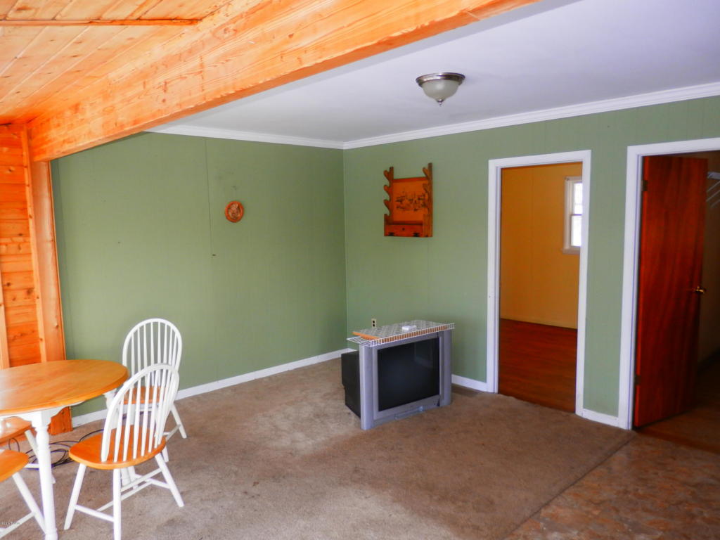32 GEORGE Dr, Lake Ariel, PA 18436