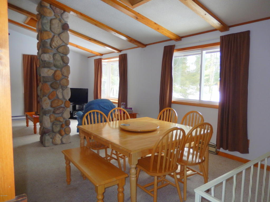 128 Terrace Drive, Lakeville, PA 18438