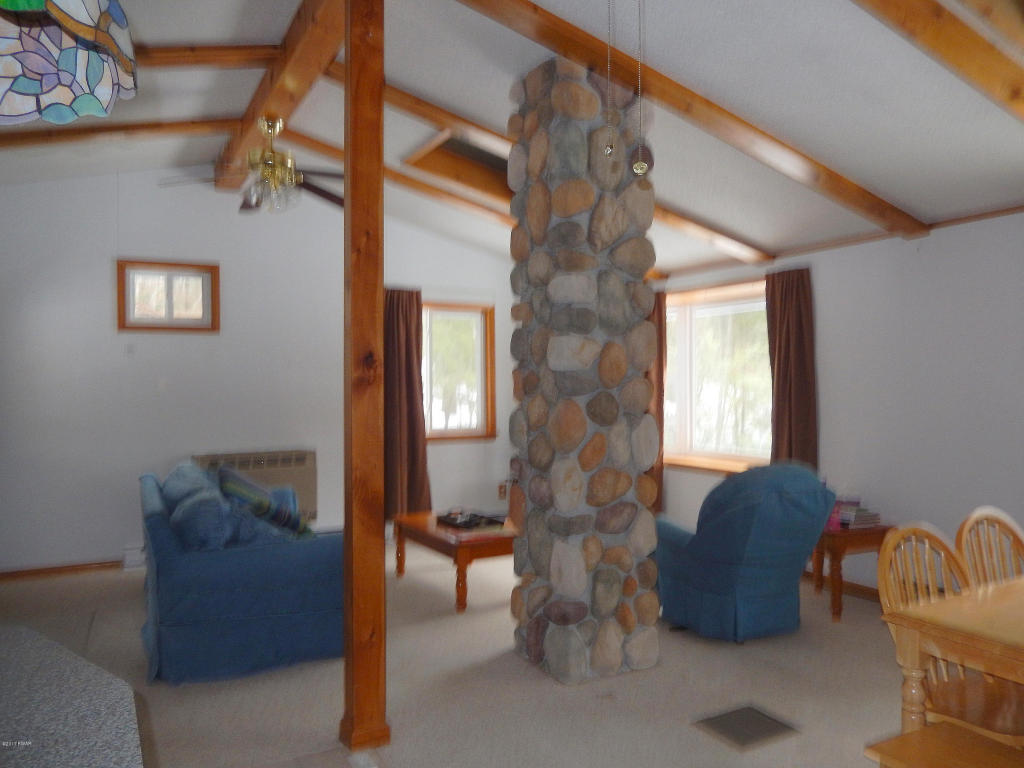 128 Terrace Drive, Lakeville, PA 18438