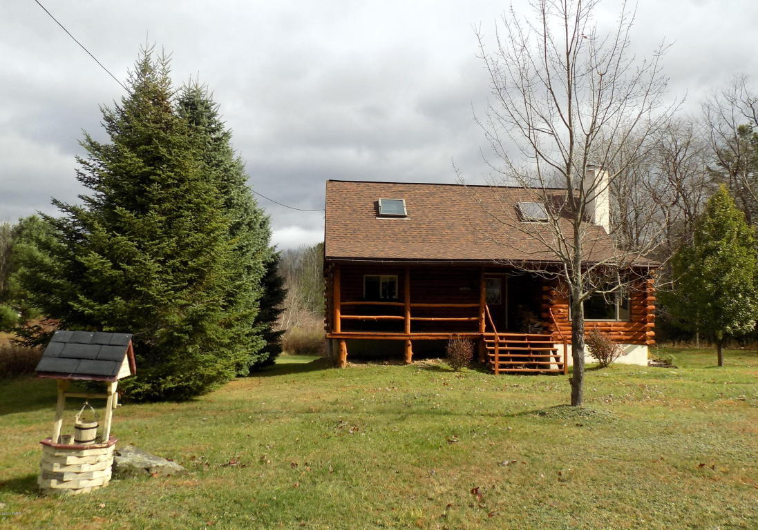 106 Panther Lake Ter, Newfoundland, PA 18445