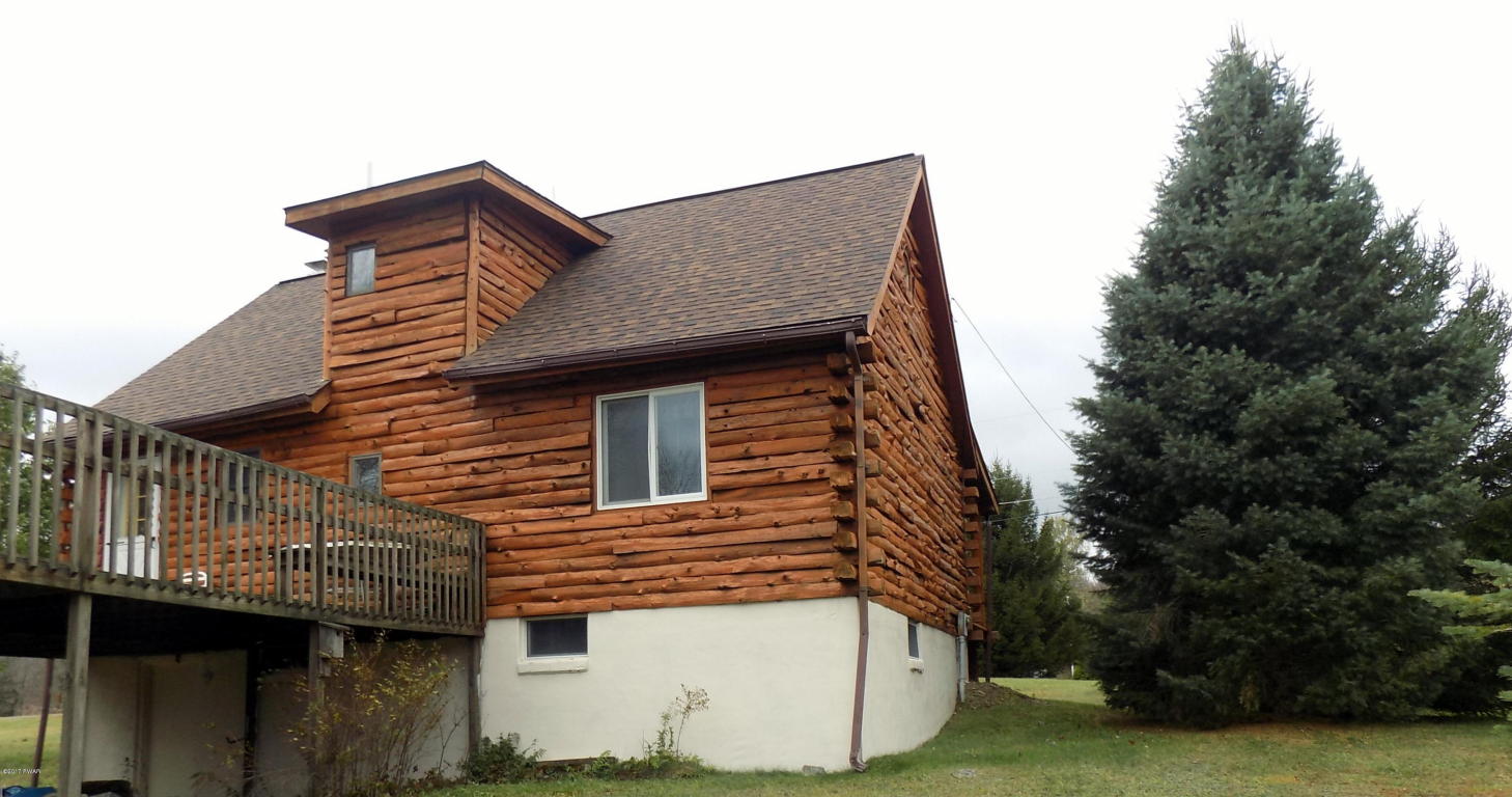 106 Panther Lake Ter, Newfoundland, PA 18445