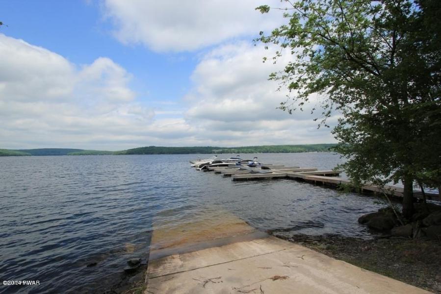 24 Whispering Pines, Paupack, PA 18451