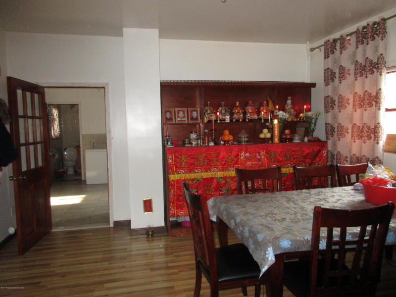 220 Josephine St, Peckville, PA 18452