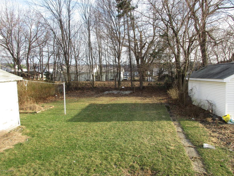 220 Josephine St, Peckville, PA 18452