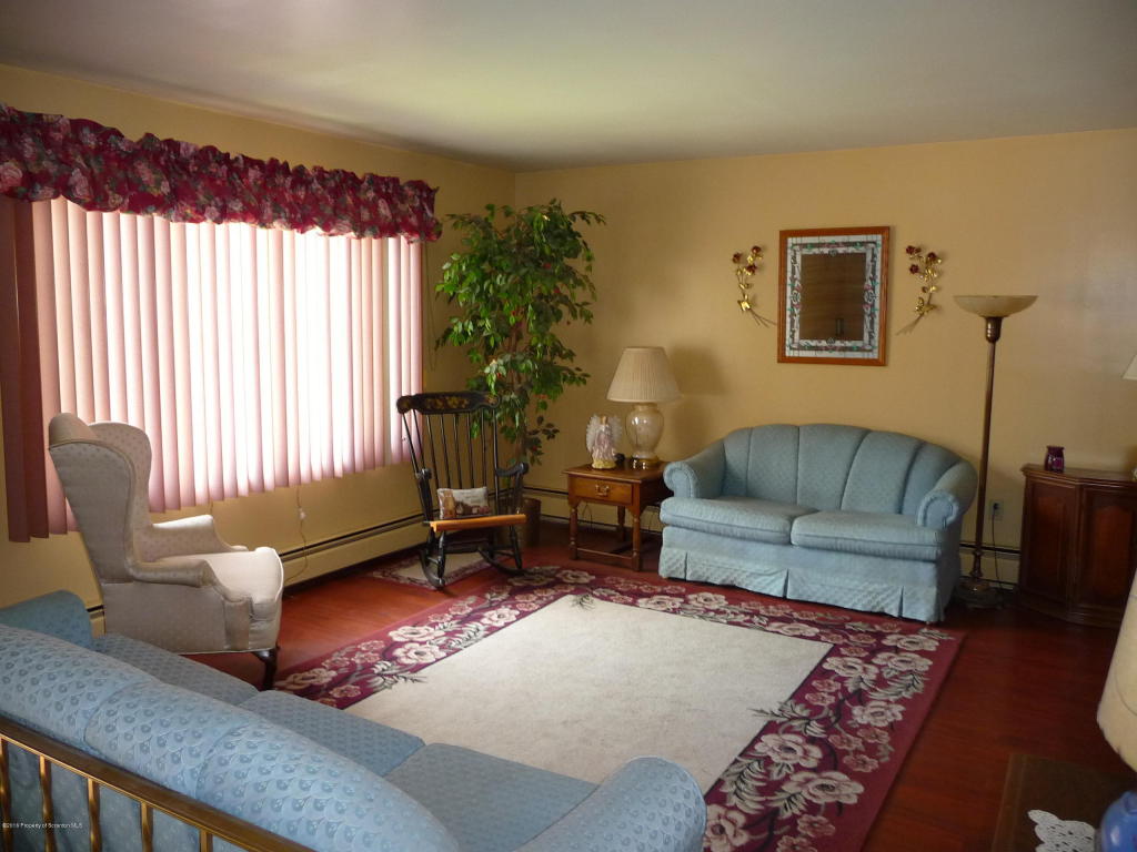 468 Bodnick St, Peckville, PA 18452