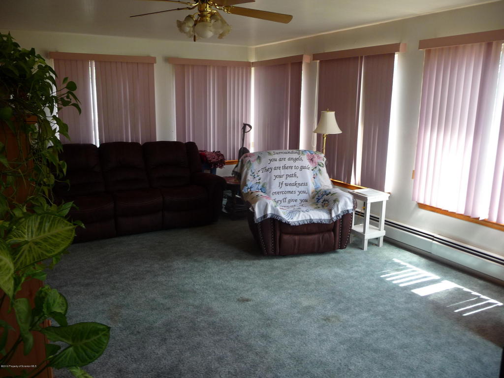 468 Bodnick St, Peckville, PA 18452