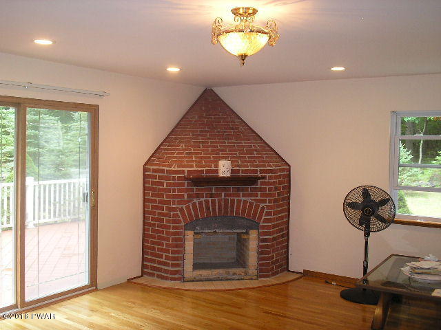 100 Pine Dr, Shohola, PA 18458