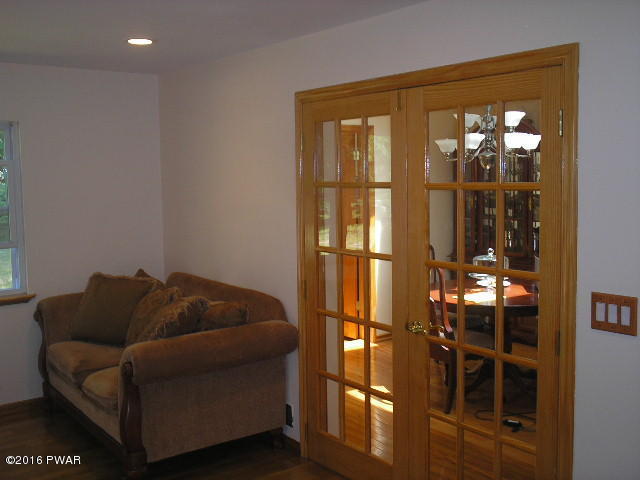 100 Pine Dr, Shohola, PA 18458