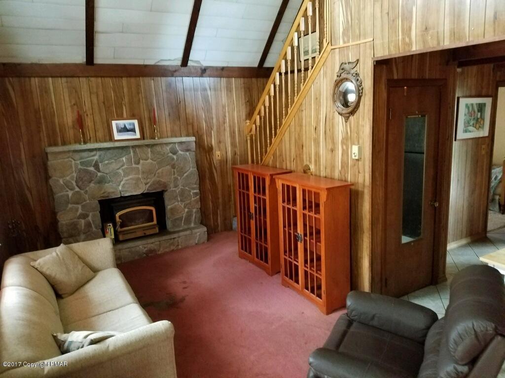 7727Apple Ln, Tobyhanna, PA 18466