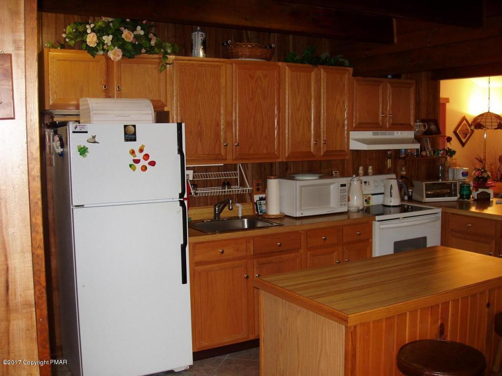 7727Apple Ln, Tobyhanna, PA 18466