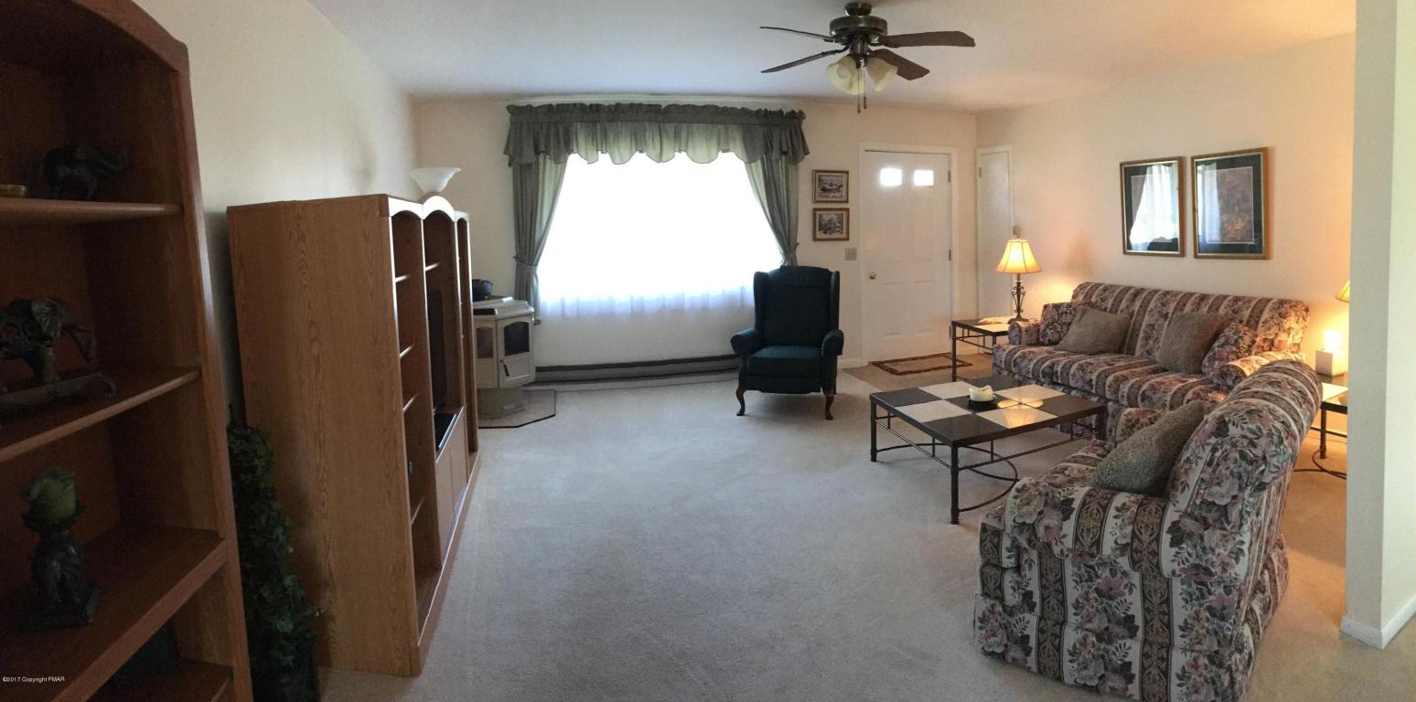 7726Apple Ln, Tobyhanna, PA 18466
